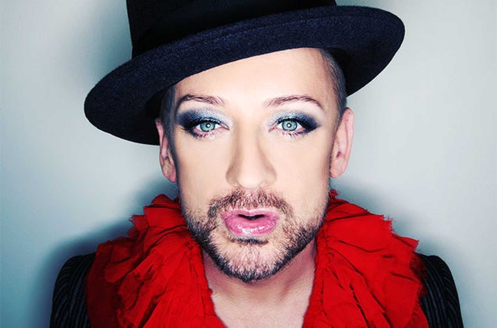 Boy George, a 80-as évek popikonka, az egyik legismertebb androgün művész.