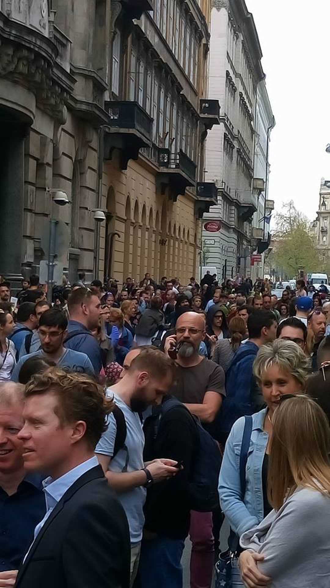 Még Zacher Gábor, toxikológus is megjelent az eseményen