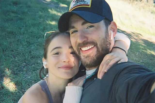 Chris Evans és Alba Baptista