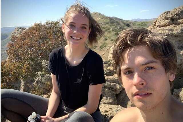 Palvin Barbi és Dylan Sprouse