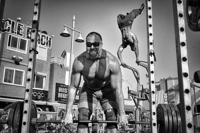 Erősítés az izomparton, Venice Beach, Kalifornia, Egyesült Államok