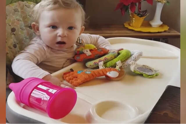 Ez az anyuka annyira örült a gyereke első szavának, hogy az ijedtében elsírta magát