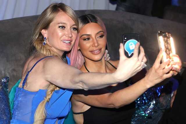 Kim Kardashian és Marina Acton
