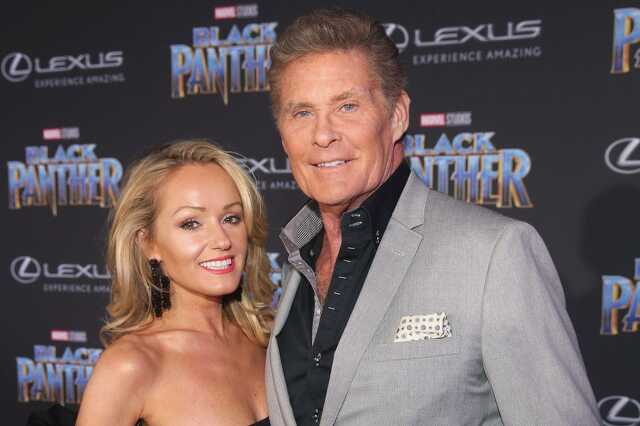 Hayley Roberts és David Hasselhoff