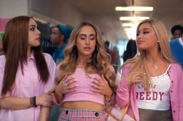 Részlet Ariana Grande csúcsokat döntő klipjéből
