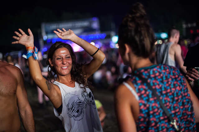 Szimpatikus, szórakozó fiatalok a 2014-es Sziget Fesztivál első napján