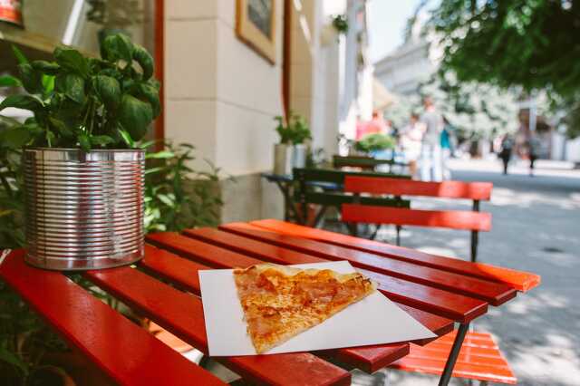 La Pizza di Fetta - Pizzaszelet Bár