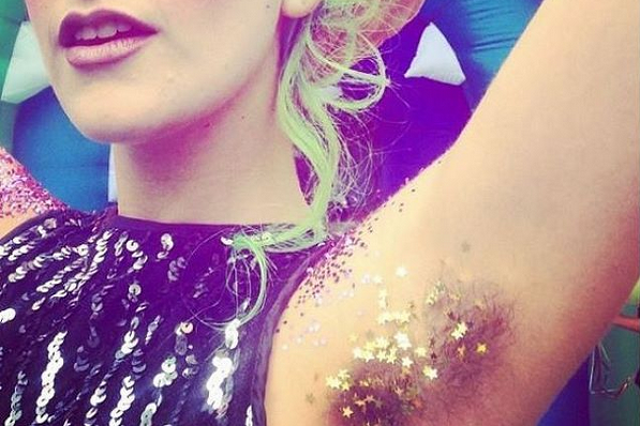 Glitteres hónaljkutya az új trend