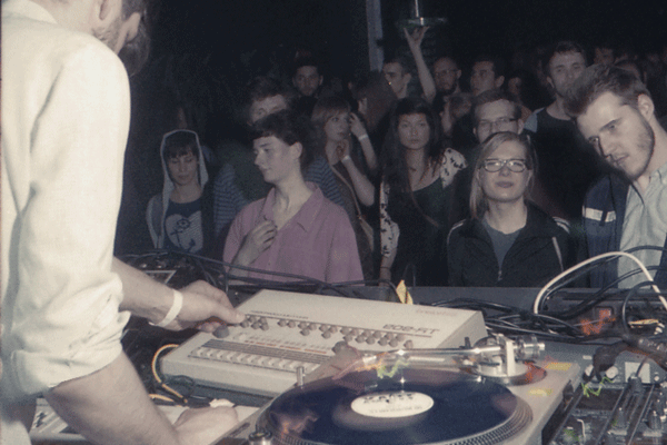 A techno és house fekete kockája: LÄRM