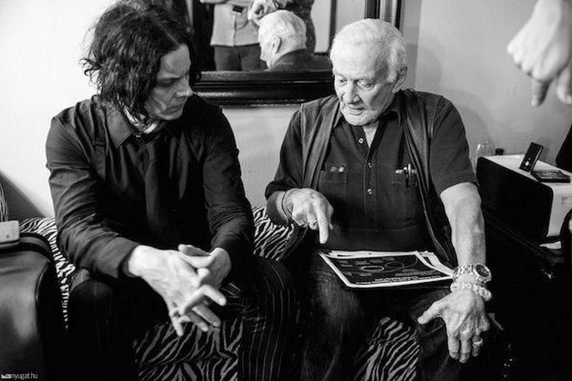 Jack White és Buzz Aldrin