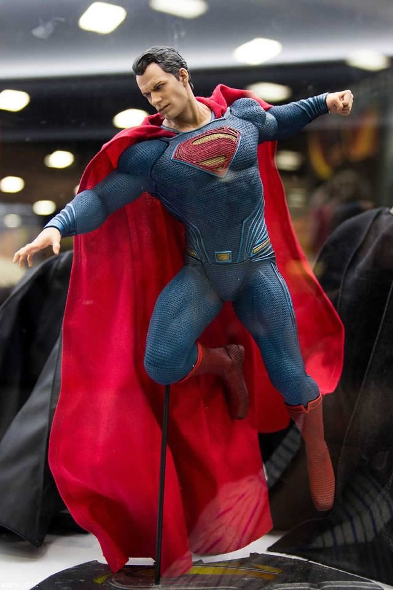 Batman Superman ellen: Az igazság hajnala szobrok